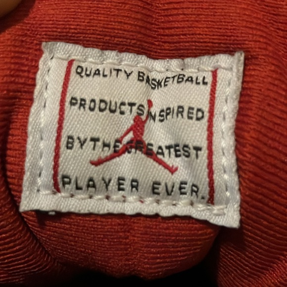 What are you saying share key details like brand size and color (required) . - Picture 7 of 7